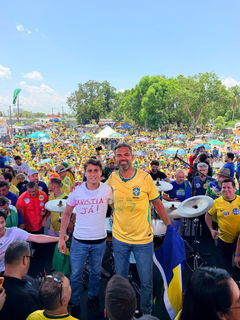 Bruno Scheid e Nikolas Ferreira comandam “Fora Moraes” diante de multidão em Ji-Paraná: “Rondônia é de direita”