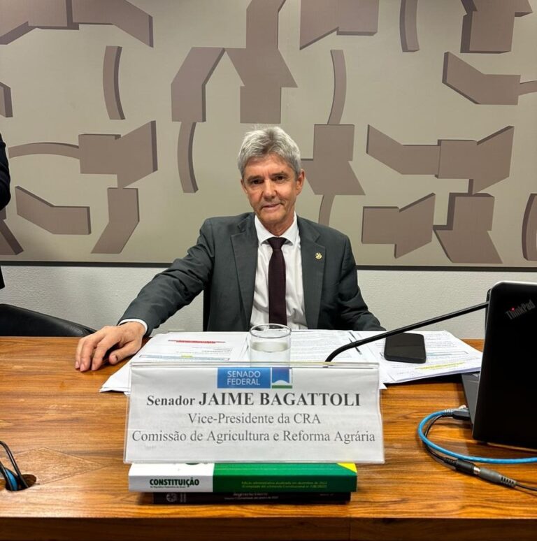 Filha do senador Jaime Bagattoli diz esperar que Flávio Bolsonaro seja preso